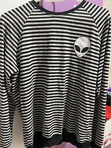 sweatshirt