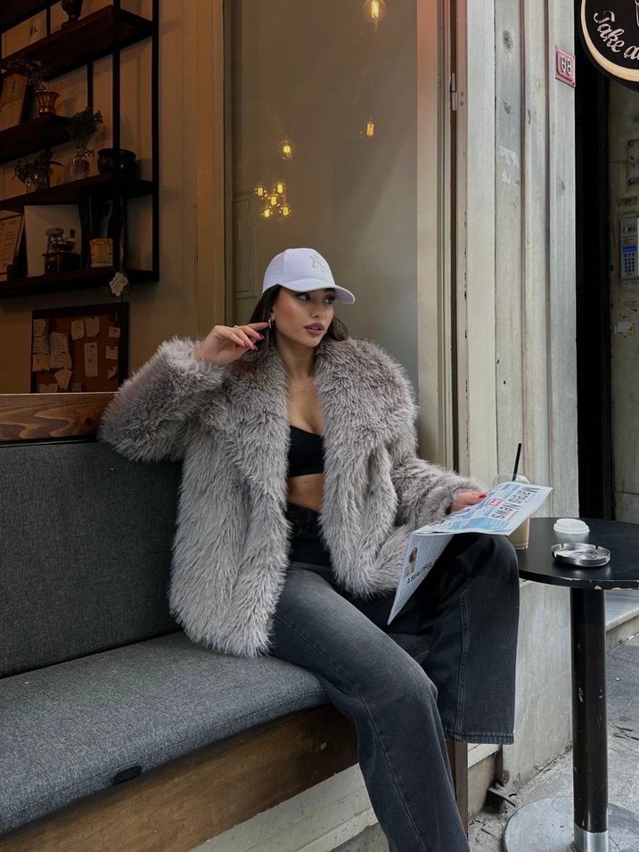 Gri Tüylü Bol Kesim Kadın Ceket - Görsel 2