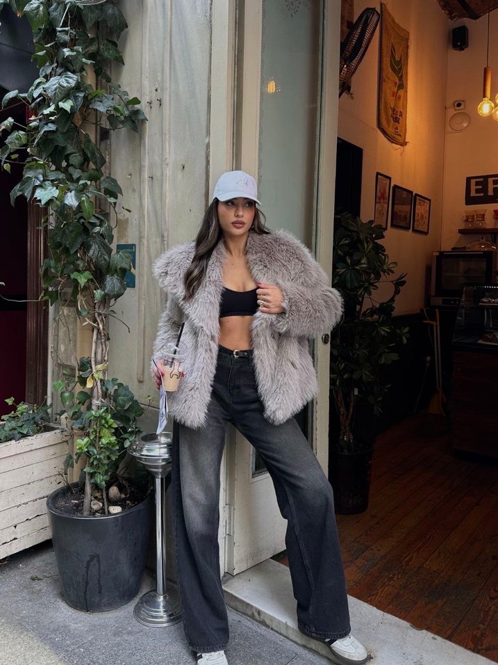 Gri Tüylü Bol Kesim Kadın Ceket - Görsel 3