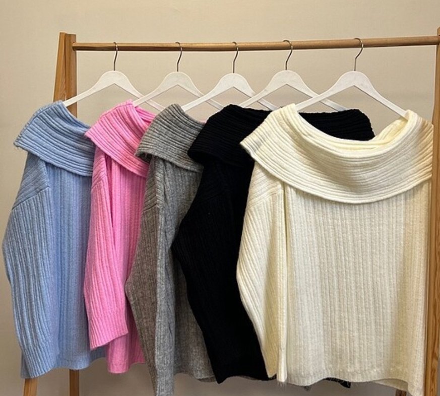 Kadın Beyaz Oversize Triko Kayık Yaka Kazak - Görsel 2