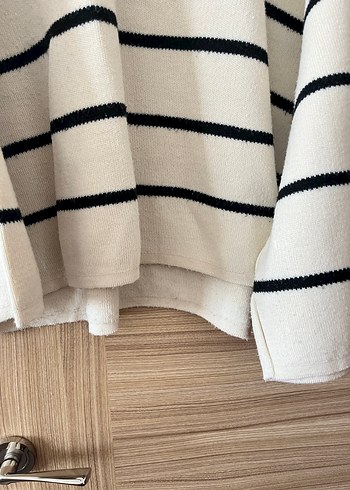 Kadın Beyaz Çizgili Boğazlı Triko Kazak - Görsel 5