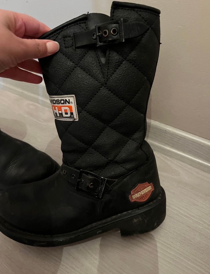 Siyah Tokalı Biker Tarzı Kadın Botları - Görsel 3