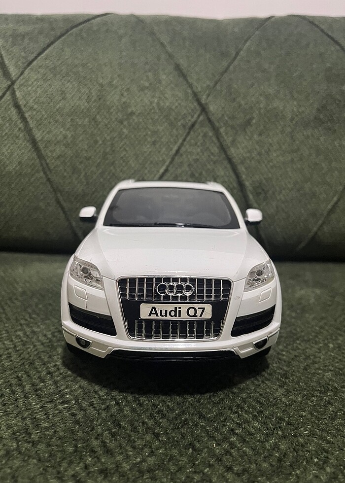 AUDİ Q7 UZAKTAN KUAMNDALI ARABA - Görsel 3