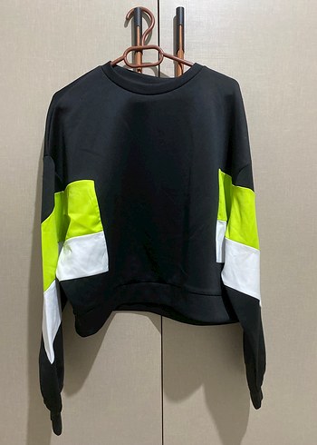 Siyah Renkli Kadın Sweatshirt