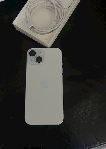 Beyaz iPhone, çift kamera apple 15 plus mavi