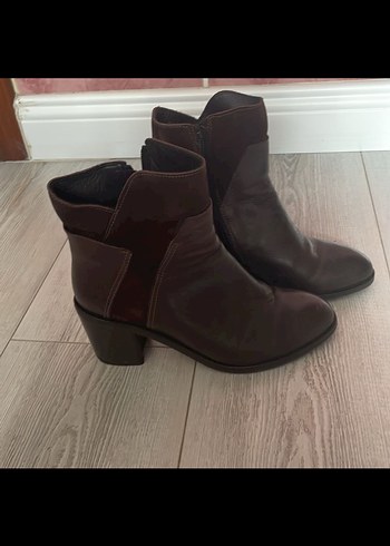 Kahverengi Deri Tokalı Kadın Bot - Görsel 5