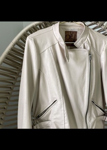 Beyaz Kemerli Kadın Deri Ceket - Görsel 2
