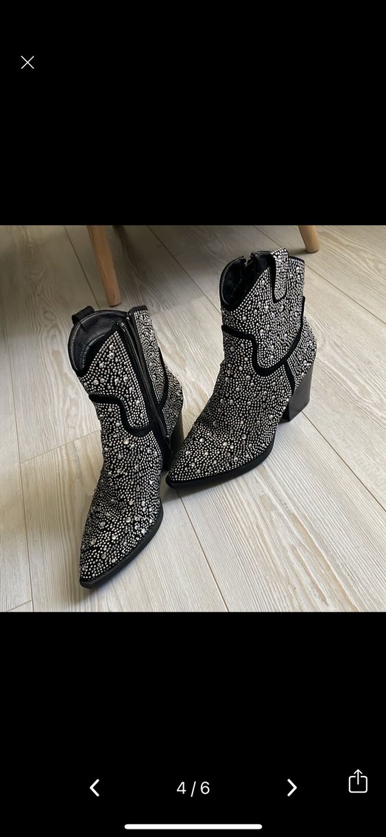 Pul İşlemeli Siyah Deri Kadın Bot - Görsel 2