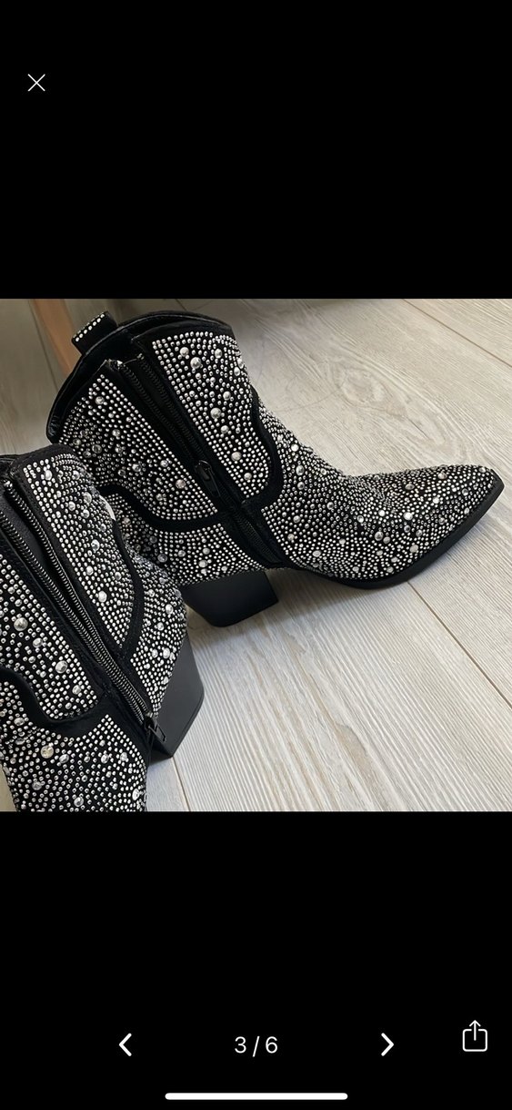 Pul İşlemeli Siyah Deri Kadın Bot - Görsel 3