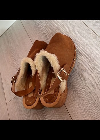 Kahverengi süet tokalı kadın terlik - Görsel 3