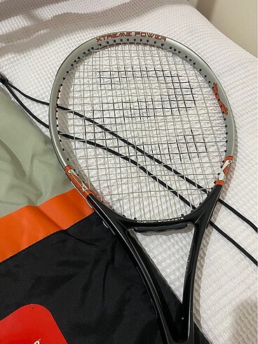  Beden Tenis raketi