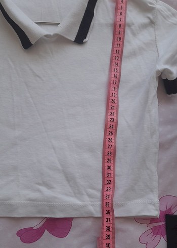 Kısa Kollu Beyaz Crop Top - Görsel 4