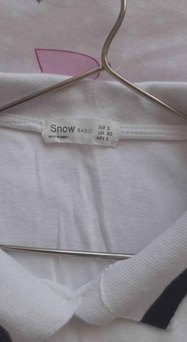 Kısa Kollu Beyaz Crop Top - Görsel 3