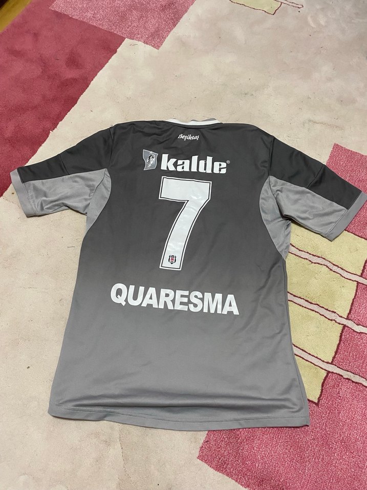 QUARESMA İMZALI FORMA - Görsel 3