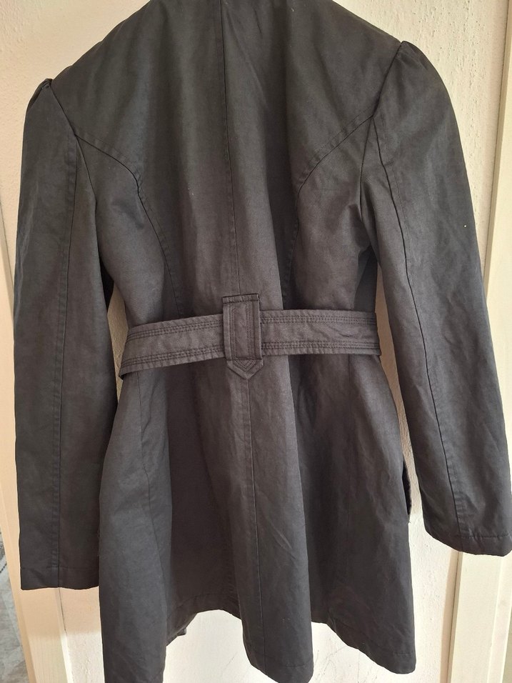 Siyah Kuşaklı Kadın Trençkot - Görsel 3