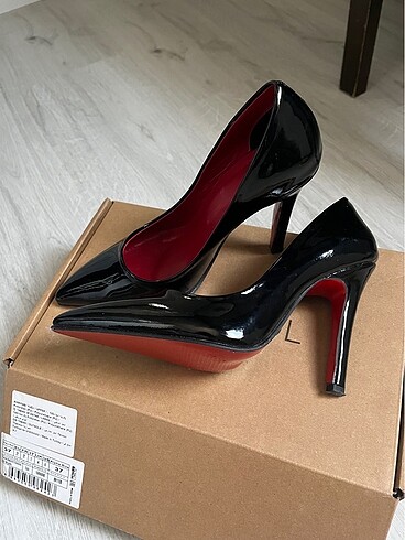 Trendyol & Milla Siyah rugan stiletto