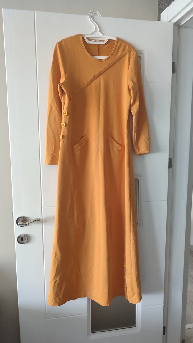 Düğmeli Uzun Sarı Keten Elbise - Görsel 4