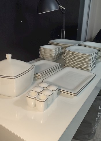 Gri Kenarlı Beyaz Kare Tabak Seti - Görsel 2