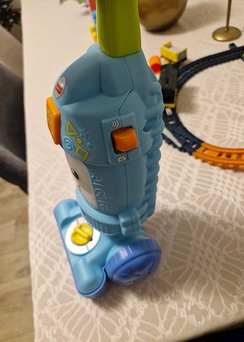 Fisher-Price Türkçe Konuşan Neşeli Süpürge - Görsel 6