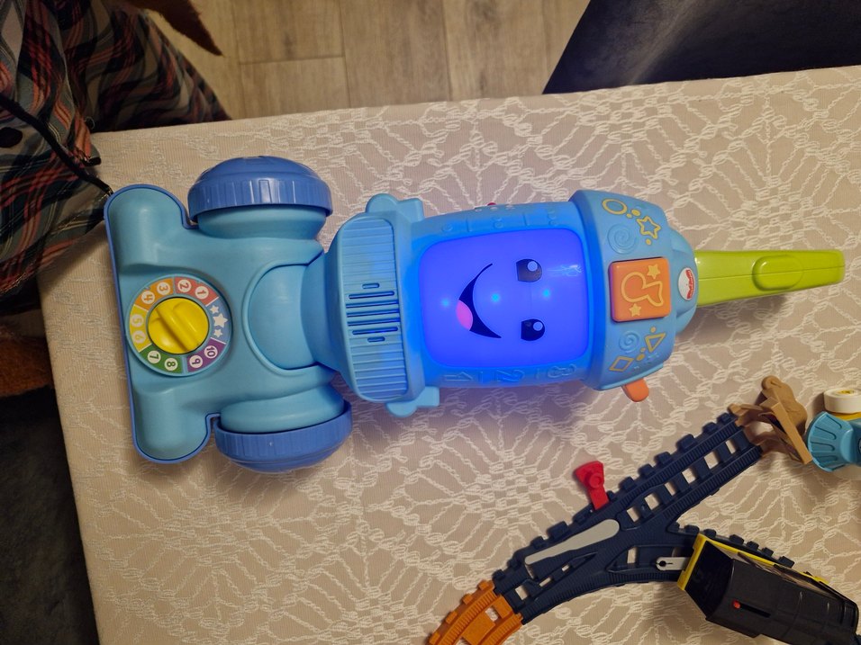 Fisher-Price Türkçe Konuşan Neşeli Süpürge - Görsel 5