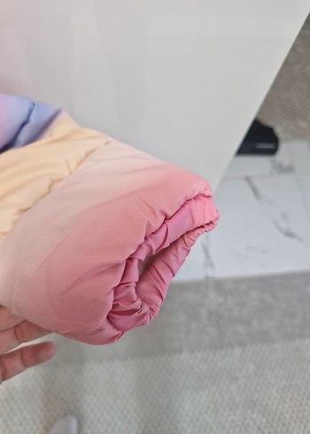 Kız Çocuk Pastel Renkli Peluş Detaylı Mont - Görsel 4