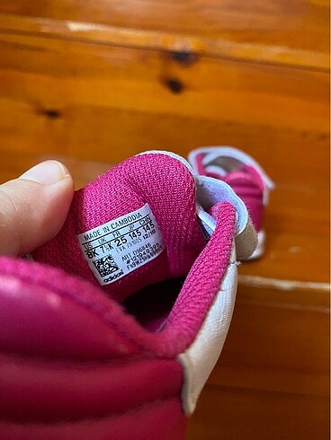 27 Beden pembe Renk Adidas ayakkabı