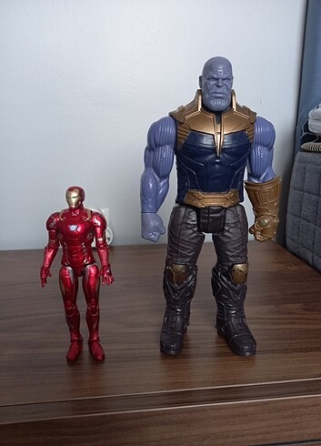 Marvel orjinal thanos ve iron man figur