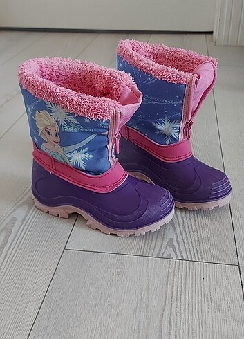 Disney lisanslı frozen bot