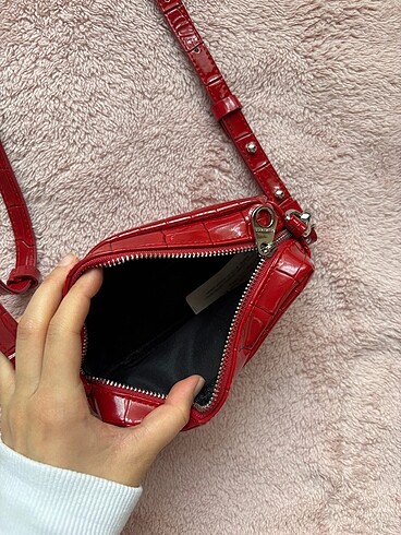  Beden Stradivarius kırmızı çanta