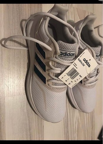 Adidas Beyaz Gri Bağcıklı Kadın Spor Ayakkabı