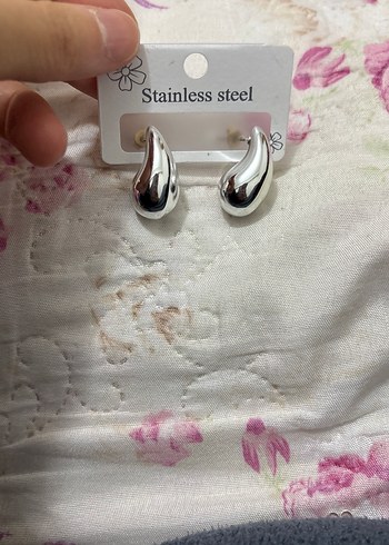 Altın Renkli Minimalist Paslanmaz Çelik Küpe - Görsel 2