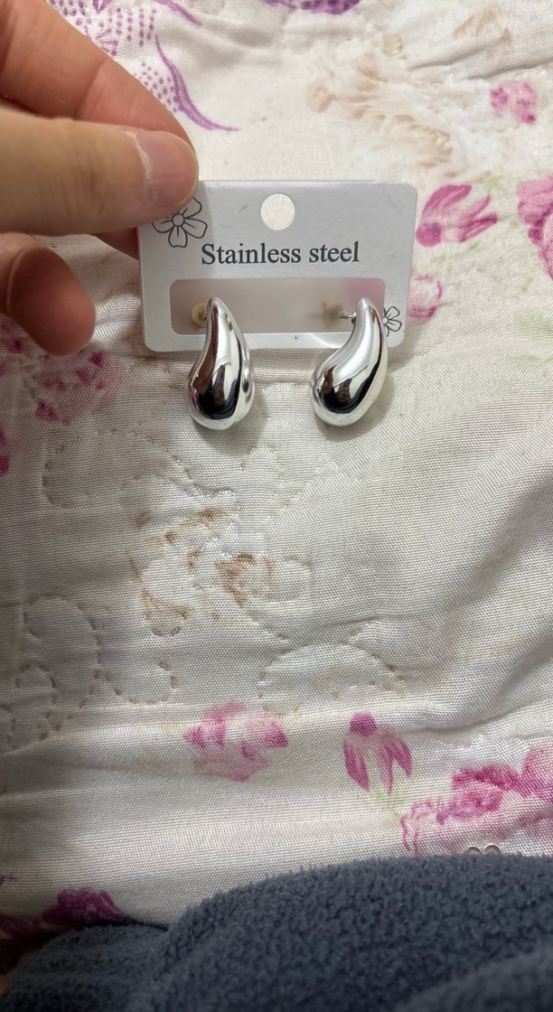 Altın Renkli Minimalist Paslanmaz Çelik Küpe - Görsel 2