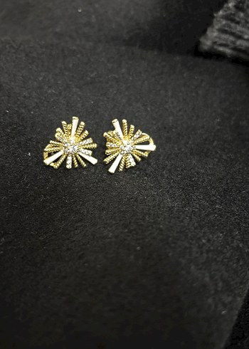 Altın Renk Mini Düğmeli Kadın Küpeler - Görsel 2