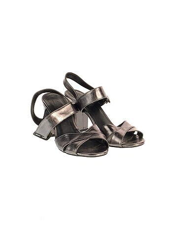 Diğer PreLoved Stiletto %70 İndirimli.