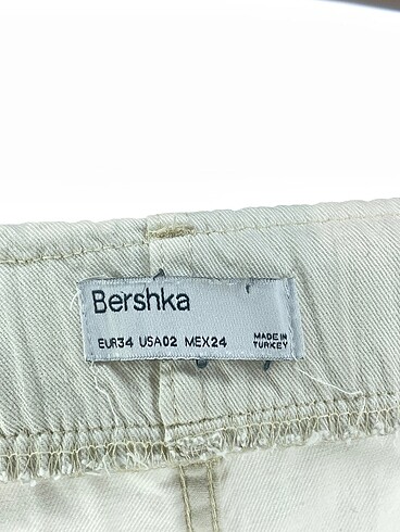 34 Beden çeşitli Renk Bershka Jean / Kot %70 İndirimli.