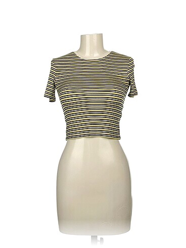 Zara T-shirt %70 İndirimli.