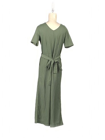 s Beden PreLoved Kısa Tulum %70 İndirimli.
