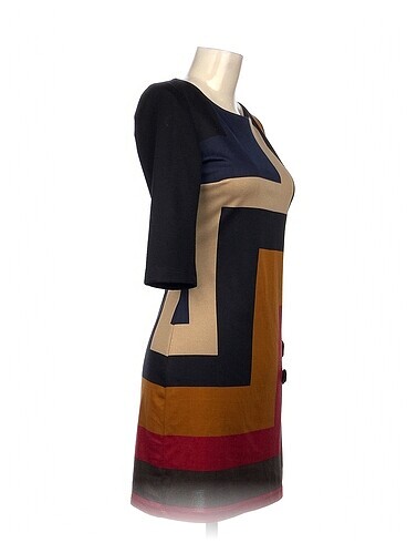 Diğer PreLoved Kısa Elbise %70 İndirimli.