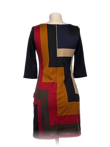 l Beden PreLoved Kısa Elbise %70 İndirimli.