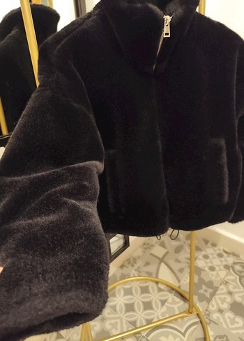 Siyah Peluş Yüksek Yakalı Kadın Mont - Görsel 2