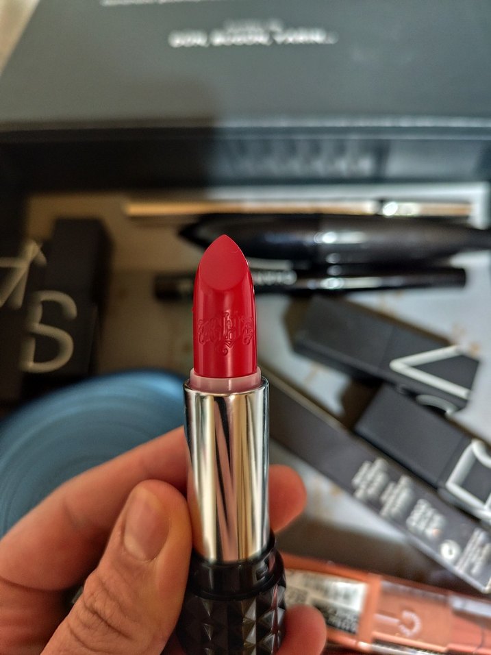 kat Von d kırmızı ruj - Görsel 2