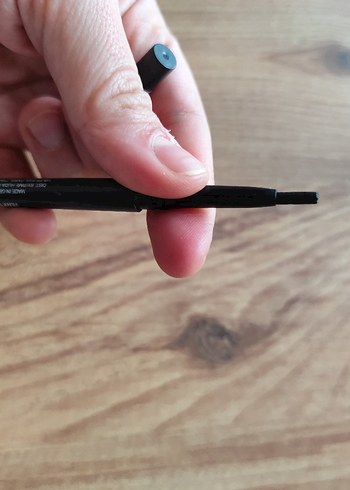 Huda Beauty Krem Mat Göz Kalemi - Görsel 3