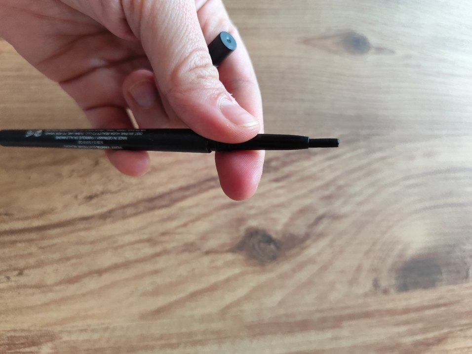 Huda Beauty Krem Mat Göz Kalemi - Görsel 3