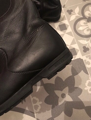 25 Beden siyah Renk Orijinal Gucci çizme