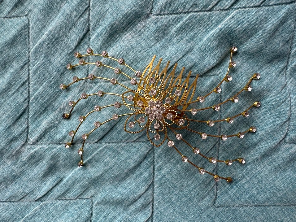 Altın Renkli Parlak Payetli Saç Tarağı - Görsel 3