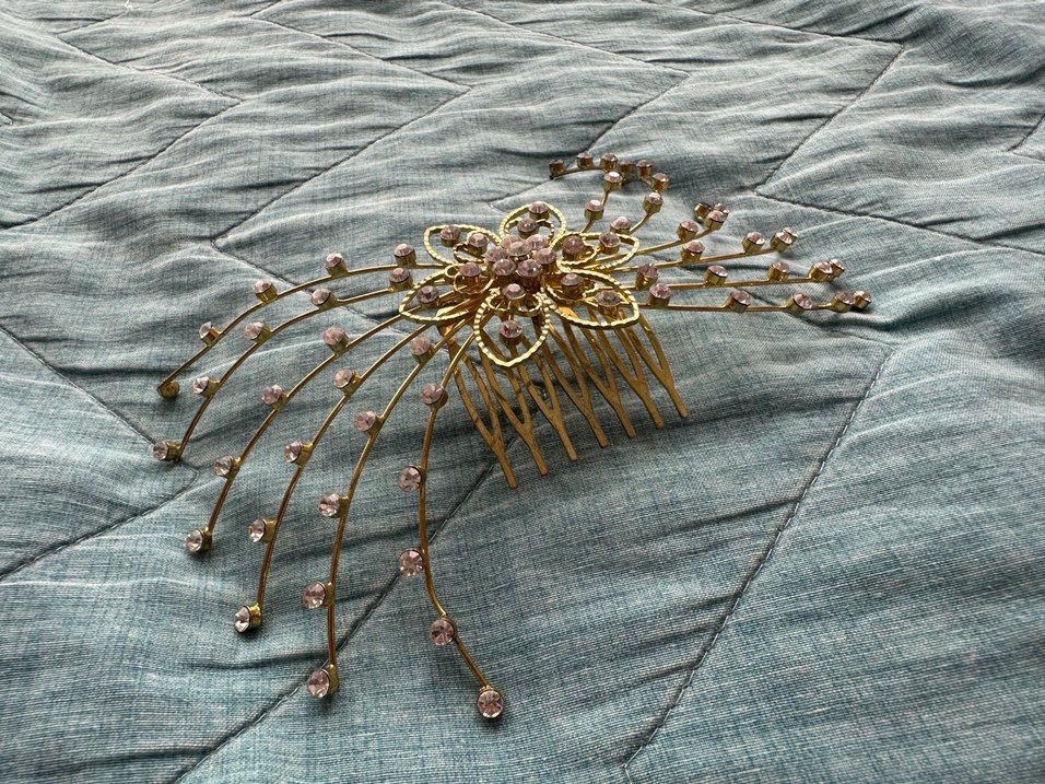 Altın Renkli Parlak Payetli Saç Tarağı - Görsel 2