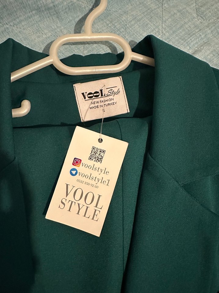 Klasik Şıklıkta Yeşil Kadın Takım Elbise - Görsel 3