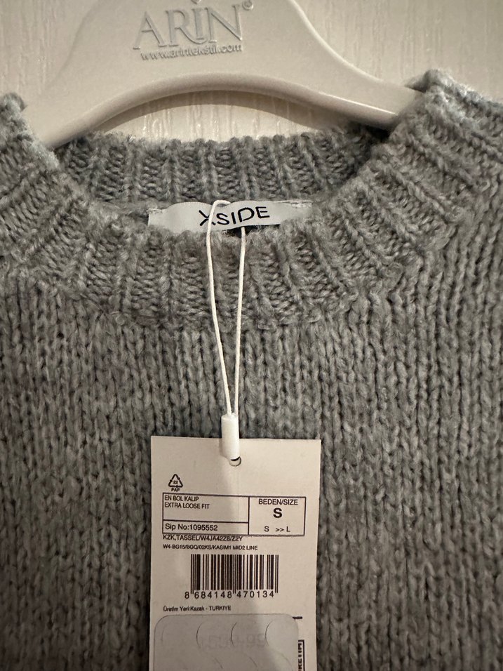 Gri Örgü Püsküllü Kadın Kazak - Görsel 3