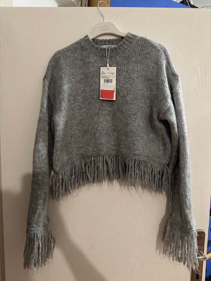 Gri Örgü Püsküllü Kadın Kazak - Görsel 2