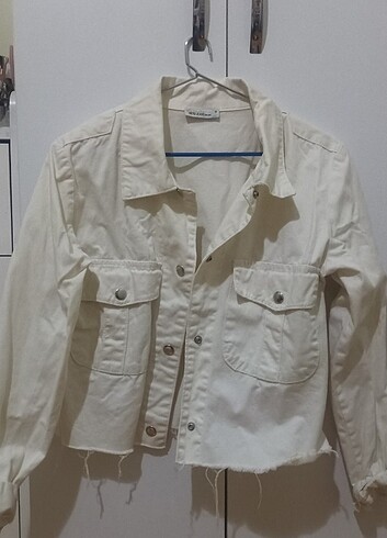Beyaz kot ceket
